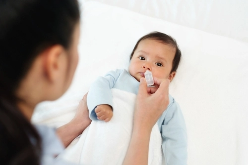 Hidung tersumbat sering membuat bayi rewel di malam hari
